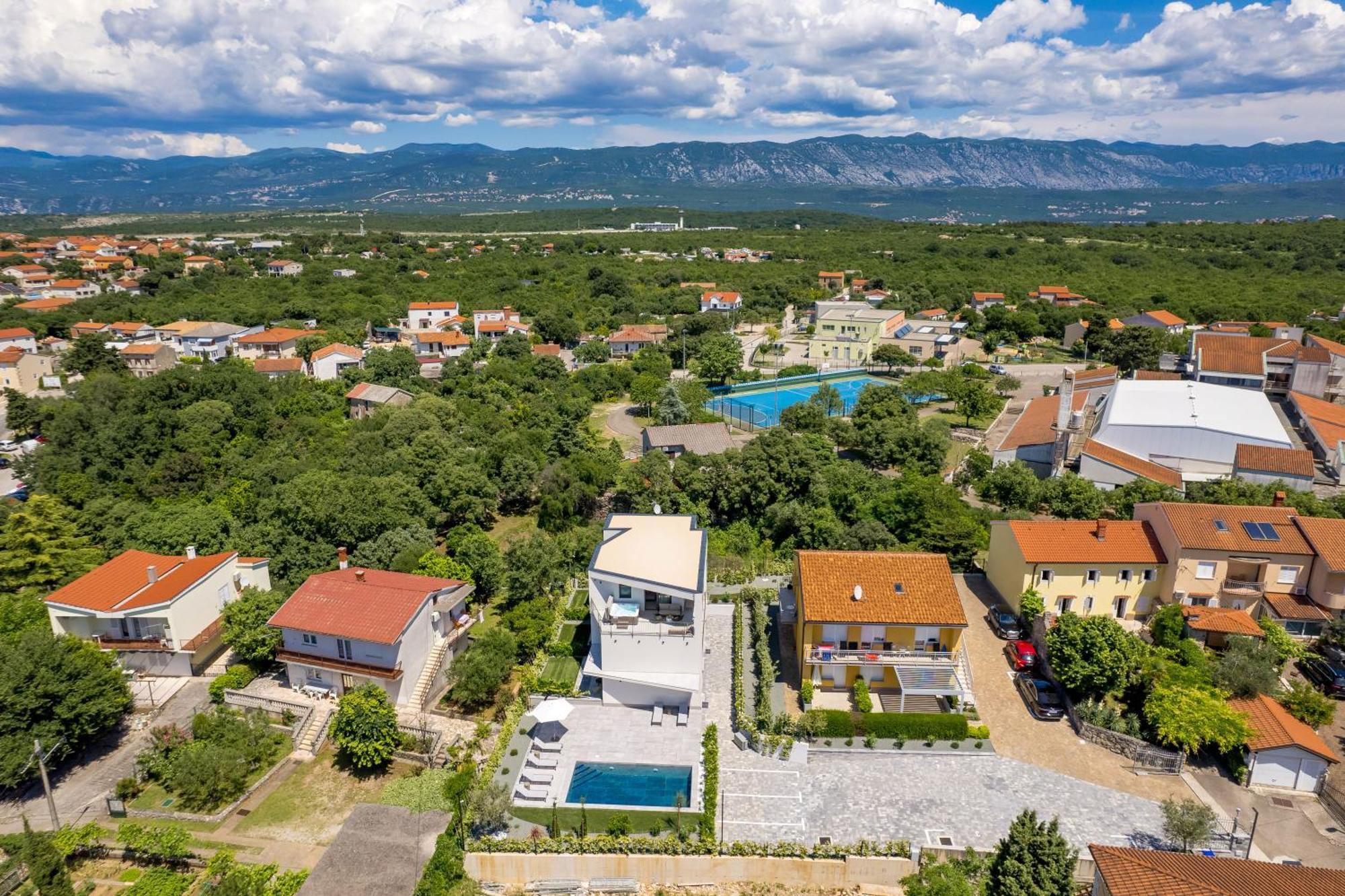 Appartments Adriatic Omisalj ภายนอก รูปภาพ